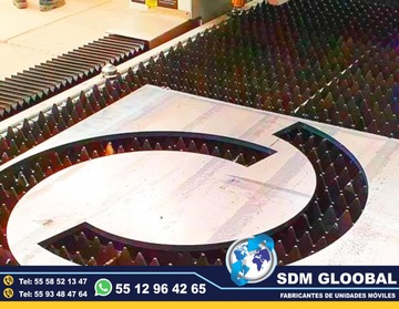 Conversion Equipamiento Fabricacion y Venta de Equipo para Patrullas Camionetas Pick Up, Accesorios Metalicos, Equipo visual acustico, Luces auxiliares, Rotulacion. El equipamiento Pick-up es uno de los mas completos para patrulla, ya que cuenta con una gran variedad de accesorios metálicos, así como accesorios visual acústico. En cuestión de accesorios metálicos contamos con Tumbaburros, Roll Bar de 3 Arcos Tipo Com­­ando, Banca central con respaldo, Defensa Trasera Tipo Escalón. En la parte de accesorios visual acústico cuenta con Torreta, Sirena y Bocina, adicional mente se le puede agregar un Kit de Estrobos en faros Marca WHELEN, FEDERAL SIGNAL, EPCOMSomos una Empresa Mexicana líder en el Mercado con años de experiencia, especialistas en el Equipamiento de Patrullas Equipadas Cajas y Remolques Unidades Moviles Especiales de Seguridad, Rescate, Salvamento, Salud, Comunicacion, Higine, etc.,Somos fabribricantes directos, distribuidores en todo Mexico, comunicate y te atenderemos personalmente. contamos con las mejores marcas en el mecado