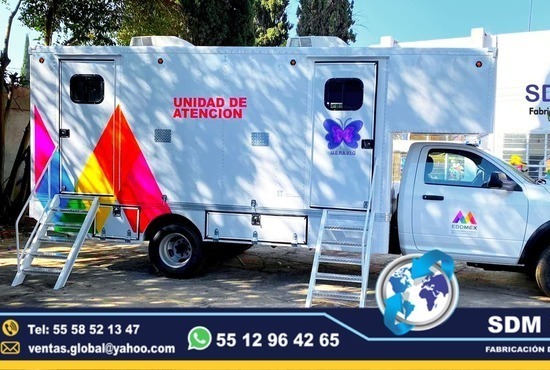 Fabricacion conversion, equipamiento y Venta de Unidades Moviles Medicas, Seguridad, Gobieno, Oficinas, Cobro, Rescate, Salvamento, Proteccion, Higiene, Traslado de Reos. Las unidades móviles especiales son vehículos adaptados para llevar servicios y atención a diferentes lugares, especialmente a zonas remotas o de difícil acceso. Estas unidades pueden ser utilizadas para diversos fines, como atención médica, educación, trámites gubernamentales, y más, llevando la atención directamente a la población.Unidades médicas móviles:Equipadas con consultorios, laboratorios o áreas de atención para brindar servicios de salud a comunidades alejadas, Unidades de capacitación móvil:Aulas móviles o centros de capacitación que llevan programas educativos y de formación a diferentes lugares, Unidades de atención gubernamental móvil:Ofrecen servicios como trámites legales, registro civil o asesoría en comunidades distantes.Beneficios de las unidades móviles especiales:Mayor alcance:Permiten llegar a poblaciones que no tienen fácil acceso a servicios o centros de atención. Mayor eficiencia:Ofrecen servicios de manera descentralizada, adaptándose a las necesidades de cada comunidad. Mayor impacto:Al acercar los servicios a la población, se genera un impacto positivo en la calidad de vida de las personas. Flexibilidad:Pueden adaptarse a diferentes tipos de vehículos (camiones, furgonetas, autobuses) dependiendo de las necesidades