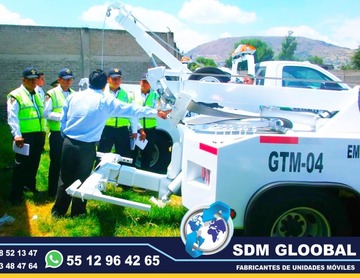 Conversion Equipamiento Fabricacion y Venta de Equipo para Patrullas Camionetas Pick Up, Accesorios Metalicos, Equipo visual acustico, Luces auxiliares, Rotulacion. El equipamiento Pick-up es uno de los mas completos para patrulla, ya que cuenta con una gran variedad de accesorios metálicos, así como accesorios visual acústico. En cuestión de accesorios metálicos contamos con Tumbaburros, Roll Bar de 3 Arcos Tipo Com­­ando, Banca central con respaldo, Defensa Trasera Tipo Escalón. En la parte de accesorios visual acústico cuenta con Torreta, Sirena y Bocina, adicional mente se le puede agregar un Kit de Estrobos en faros Marca WHELEN, FEDERAL SIGNAL, EPCOMSomos una Empresa Mexicana líder en el Mercado con años de experiencia, especialistas en el Equipamiento de Patrullas Equipadas Cajas y Remolques Unidades Moviles Especiales de Seguridad, Rescate, Salvamento, Salud, Comunicacion, Higine, etc.,Somos fabribricantes directos, distribuidores en todo Mexico, comunicate y te atenderemos personalmente. contamos con las mejores marcas en el mecado