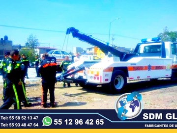 En Sdm Global Mexico Fabricacion conversion equipamiento y venta de Ambulancias de traslado en Mexico, somos fabricantes directos en Mexico. Sdm Global Mexico empresa 100% especializada en la venta fabricación conversión equipamiento de diferentes tipos de ambulancias de traslado y vehículos de emergencia, ofreciendo soluciones personalizadas para diversas necesidades en el mercado nacional.Dedicados a la fabricación de ambulancias y patrullas, ofreciendo servicios relacionados con la seguridad y emergencias, venta de unidades médicas móviles y ambulancias, además de carrocerías industriales,Somos un fabricante mexicano con más de 15 años de experiencia, especializado en la fabricación y comercialización de ambulancias y vehículos de rescate, con un enfoque en la alta calidad y el cumplimiento de normativas mexicanas.Diseñamos y equipamos ambulancias con la tecnología y los materiales necesarios para asegurar funcionalidad y seguridad, cumpliendo con las normativas mexicanas.En Sdm Global Mexico nos dedicamos a la Fabricacion conversion equipamiento y venta de Unidades Moviles Medicas Especiales en Mexico somos fabricantes directos en Mexico.