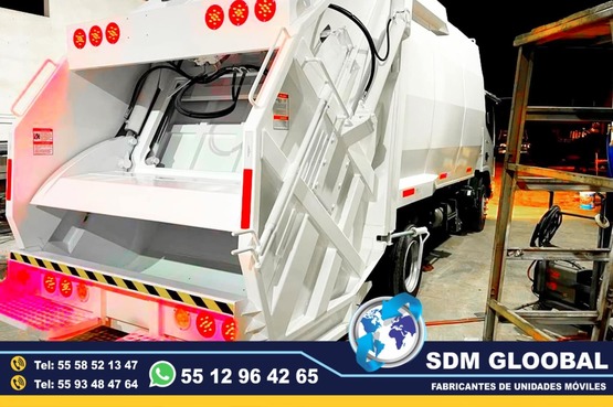 En Sdm Global Mexico Fabricacion conversion equipamiento y venta de Ambulancias de traslado en Mexico, somos fabricantes directos en Mexico. Sdm Global Mexico empresa 100% especializada en la venta fabricación conversión equipamiento de diferentes tipos de ambulancias de traslado y vehículos de emergencia, ofreciendo soluciones personalizadas para diversas necesidades en el mercado nacional.Dedicados a la fabricación de ambulancias y patrullas, ofreciendo servicios relacionados con la seguridad y emergencias, venta de unidades médicas móviles y ambulancias, además de carrocerías industriales,Somos un fabricante mexicano con más de 15 años de experiencia, especializado en la fabricación y comercialización de ambulancias y vehículos de rescate, con un enfoque en la alta calidad y el cumplimiento de normativas mexicanas.Diseñamos y equipamos ambulancias con la tecnología y los materiales necesarios para asegurar funcionalidad y seguridad, cumpliendo con las normativas mexicanas.En Sdm Global Mexico nos dedicamos a la Fabricacion conversion equipamiento y venta de Unidades Moviles Medicas Especiales en Mexico somos fabricantes directos en Mexico.